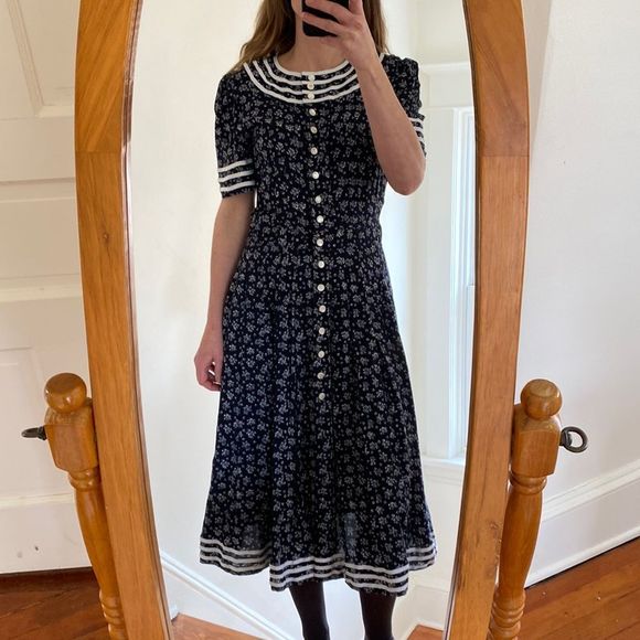 Vintage Dresses & Skirts - Vintage Floral Maxi Dress
